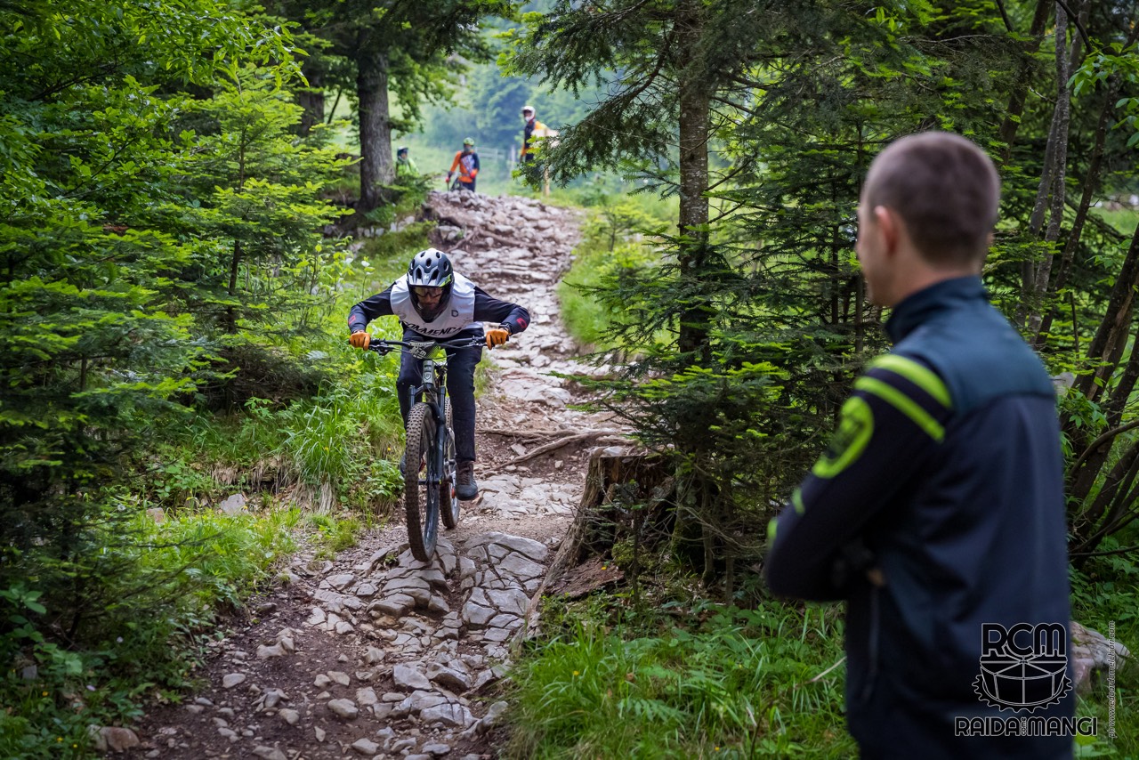 20240614_EMelchiori_RCM_Week_Paganella_1015_mtb_mouintainbike_scuola_corsi_di_guida_montagna_amiata_canazei_valdifassa_RCM_jack_bisi_Rinaldi_Fabio_riding_ridemtb_imparare_tutorial_how_to_
