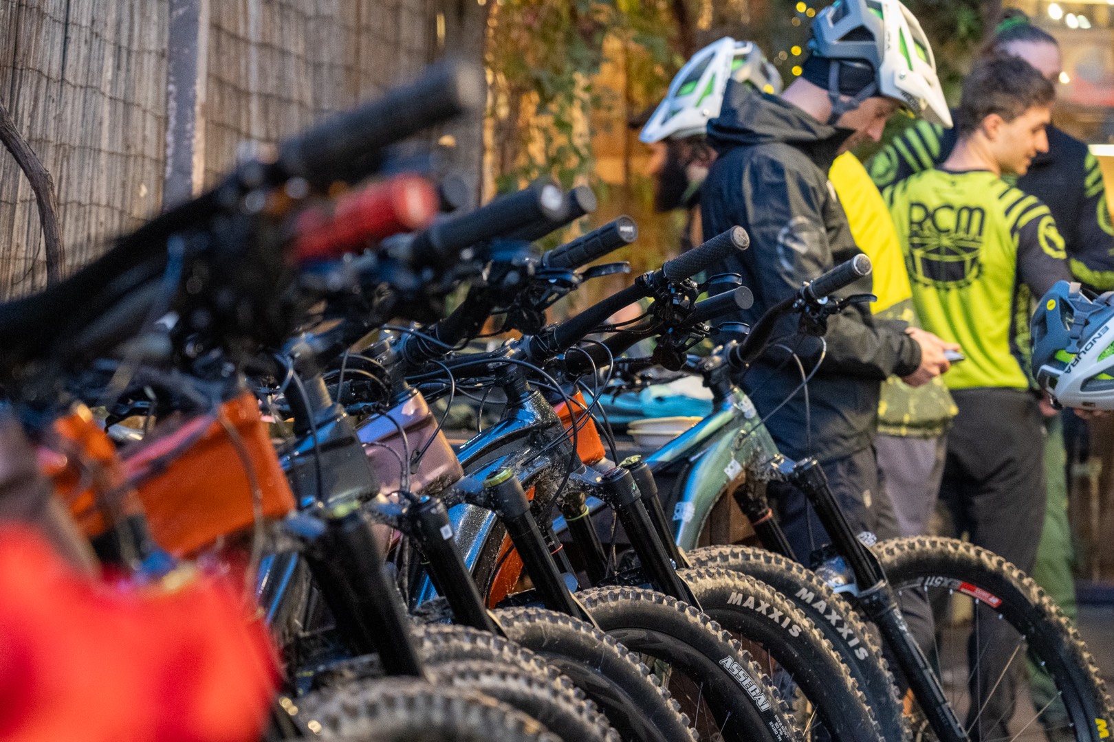 RCM_TB24_-32corsi_di_mtb_rcm_tutorial_school_montagna_mountainbike_ebike_emtb_bikelife_EN_Discesa_DH_bikepark_wallpaper